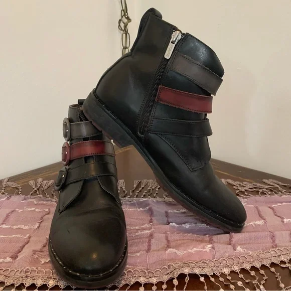 Pikolinos Caravaca Buckle Leather Ankle Boots - Picture 2 of 16